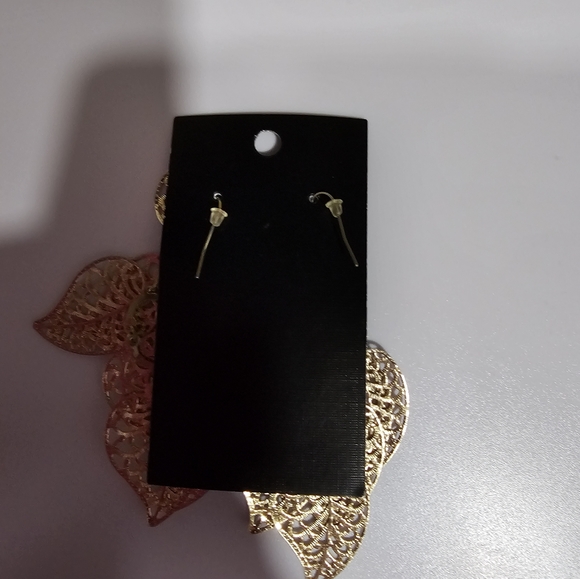 Leaf cluster gold tone drop earrings  new - Picture 4 of 6